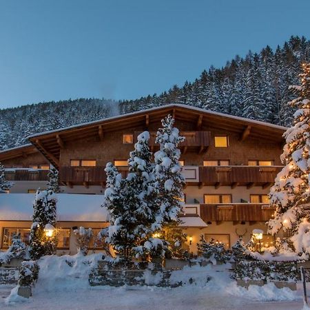 Hotel Pettneuerhof Pettneu am Arlberg Eksteriør billede