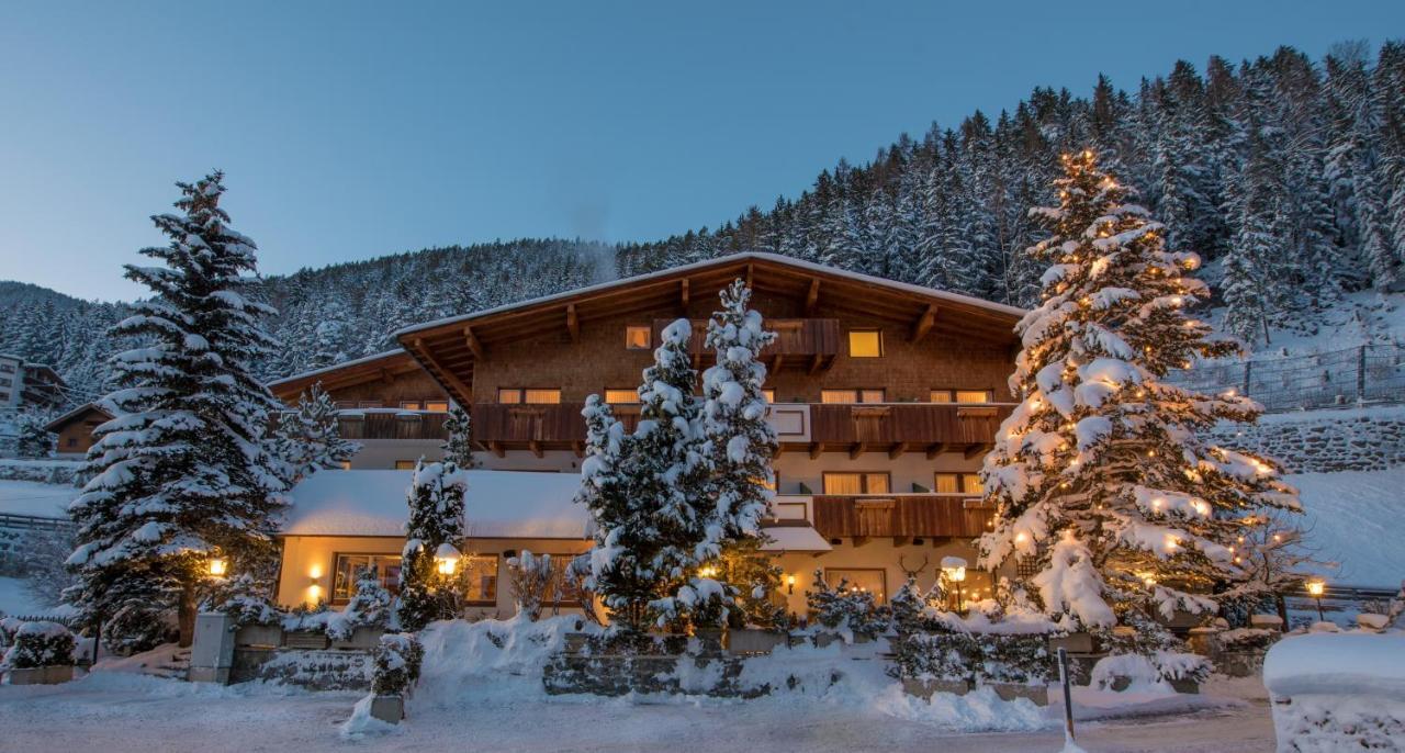 Hotel Pettneuerhof Pettneu am Arlberg Eksteriør billede